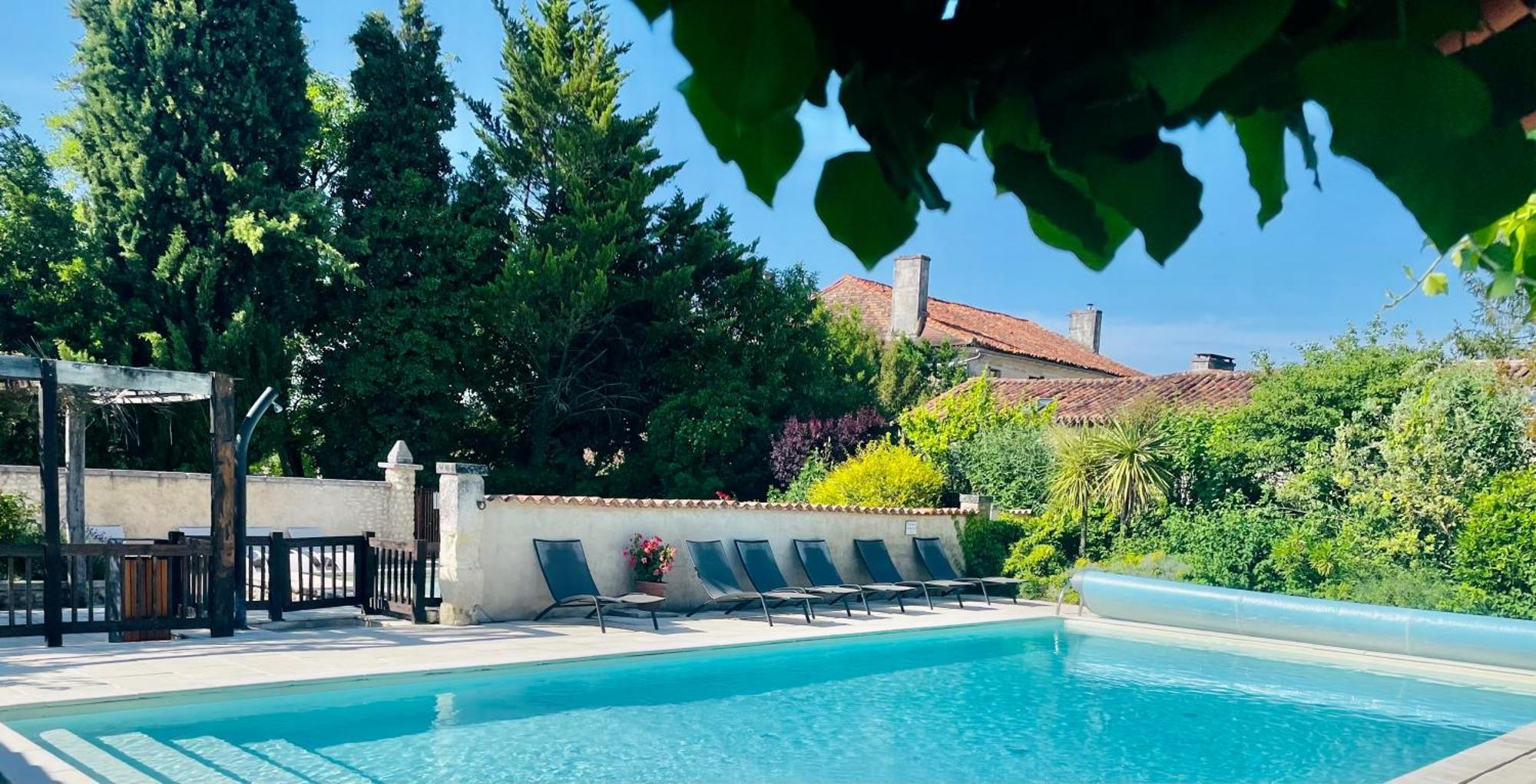 Manoir De Longeveau *